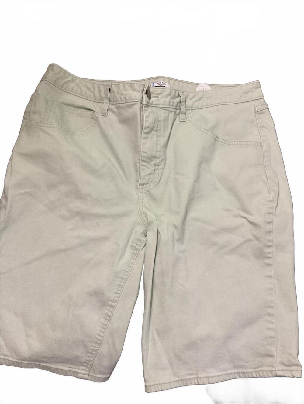 Riders by Lee Mid Rise Bermuda Shorts Size 16M Light Green